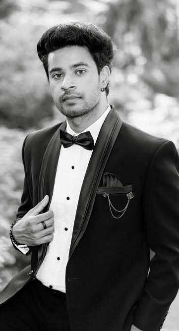 Tuxedo Sherwani King